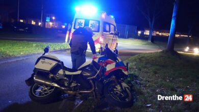 Motoragent onderuit tijdens spoedrit in Emmen – Drenthe24